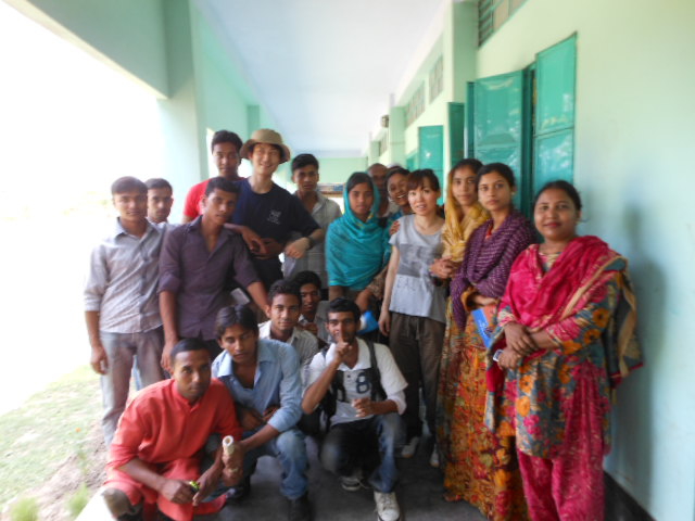 バングラデシュの先生や生徒達